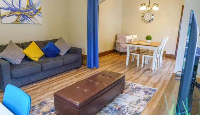 Modern, Cozy unit - Great Location