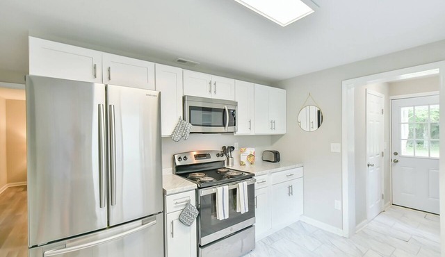 Modern - Cozy - Well Locatedn