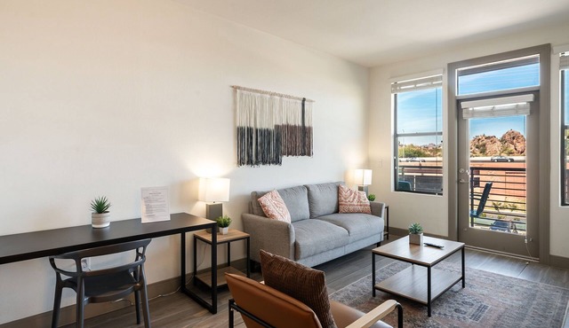 Modern CozySuites on the Town Lake waterfront! 15