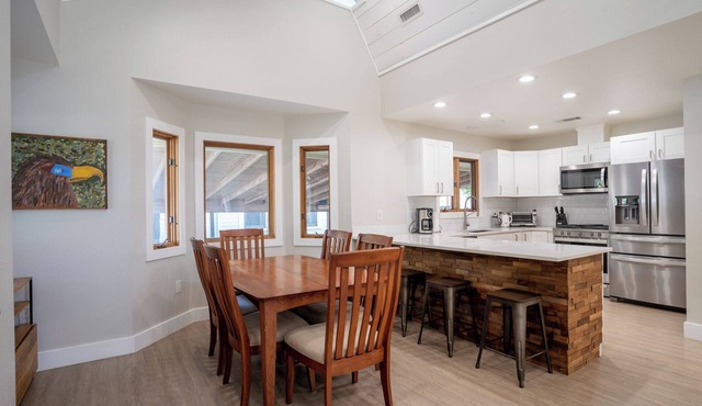 Modern Craftsman Home, 10 minutes from Downtown!