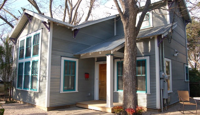 Modern Craftsman Style House in Hyde Park, Austin
