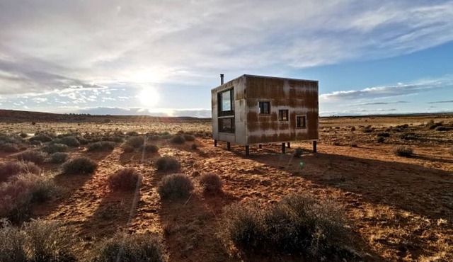 Modern Cubed Cabin Accommodation for a Getaway near the Grand Canyon, Arizona
