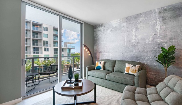 Modern Decor W/Bay Views 1 Bdrm Condo