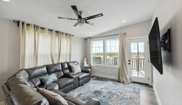 Modern Del Valle Vacation Rental w/Deck & Views!