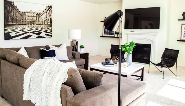 Modern Deluxe Family Home near Goose Creek