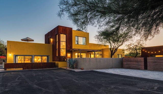 Modern Desert Escape: Luxe Pool, Kids’ Play Zone !