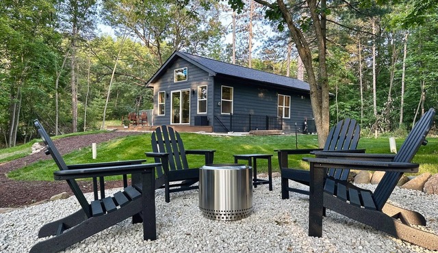 Modern Design - Fire Pit - Lake Access