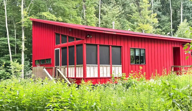 Modern Design in Nature - Luxe Escape