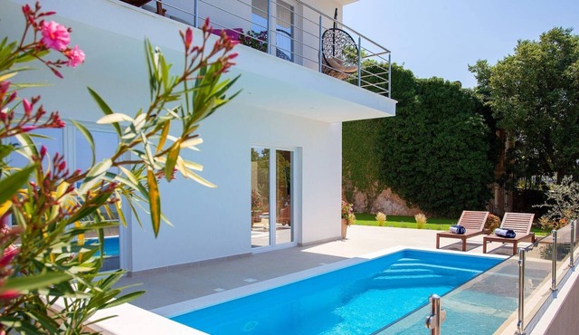 Modern-design villa with private pool and sea view near Crikvenica