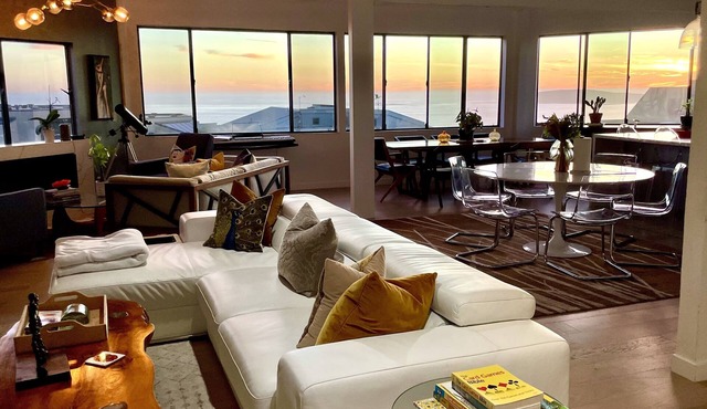 Modern Designer Beach House Ocean Views, Golf Course, PingPong Table, Foosball