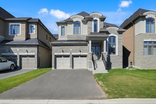 Modern-Detached 5 Bedroom100 Spotless-Sleeps 13