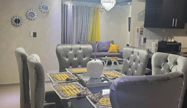 Modern Apartment Downtown SFM/DR