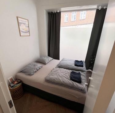 Modern Double Room 10 & Free Parking