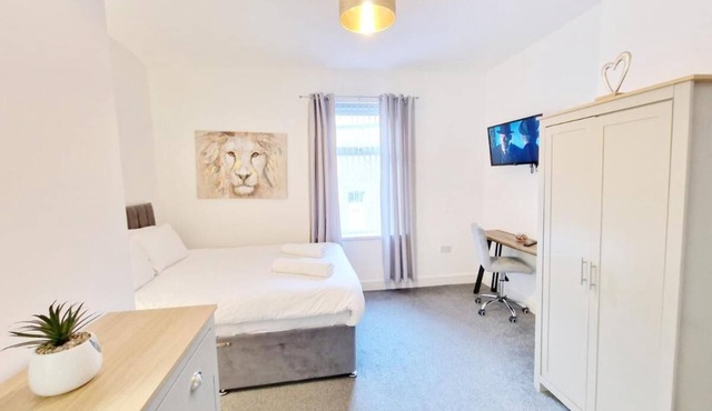 Modern Double Room with Ensuite with Shower RM 3