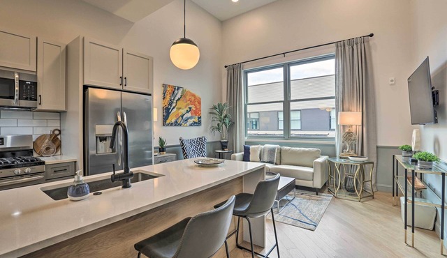 Modern Downtown Birmingham Condo w/Rooftop Access
