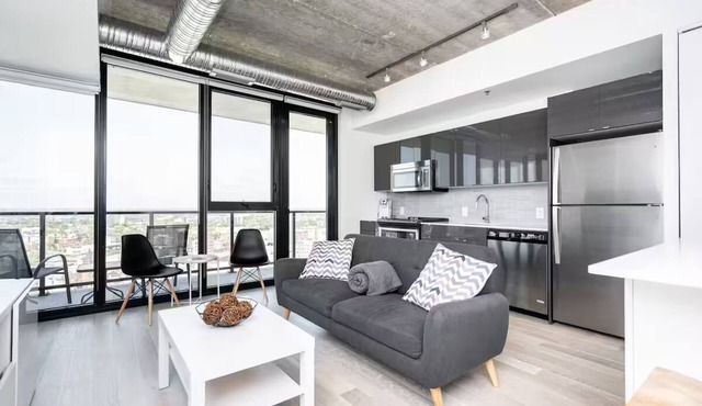 Modern Downtown Condo | 2 Bed | 1 Bath |