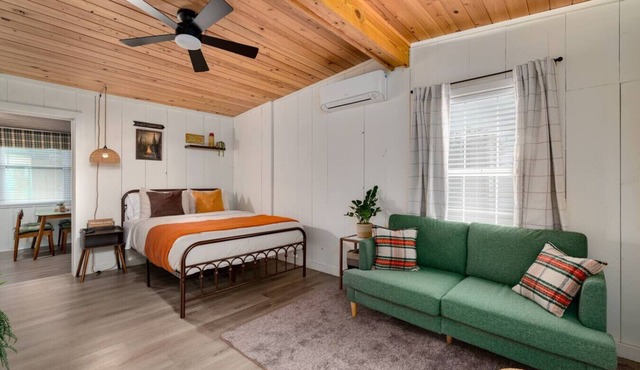 Modern Downtown Orlando Studio | Prime Location