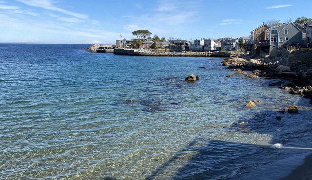 Modern Downtown Penthouse Apartment Overlooking Front Beach
