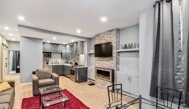 Modern Downtown Retreat 5BR-5Baths