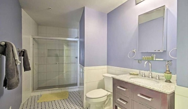 Modern Downtown Stay Near Harbor & Stadiums