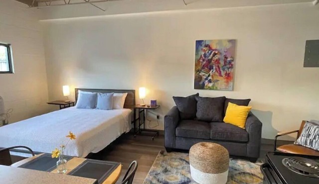 Modern Downtown Studio living! Walker’s paradise!