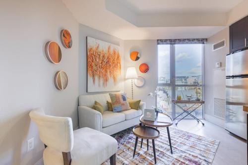Modern Downtown Toronto Condo near CN Tower
