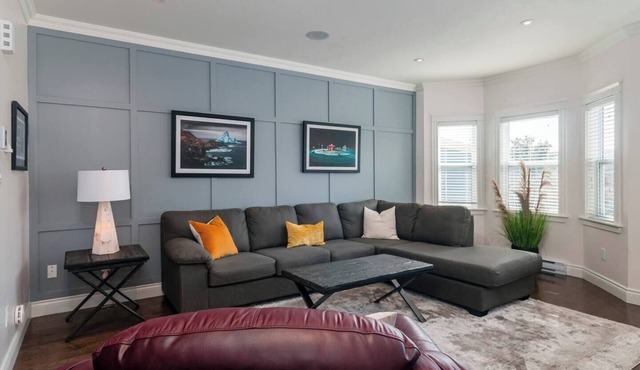 Modern Downtown Two Bedroom each with own Ensuite!