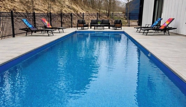 Modern Dune Home, 90 min from Chicago, Heated Pool, HotTub, Sleep 16