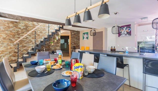 Modern duplex loft in the heart of Annecy's old town for 10 people