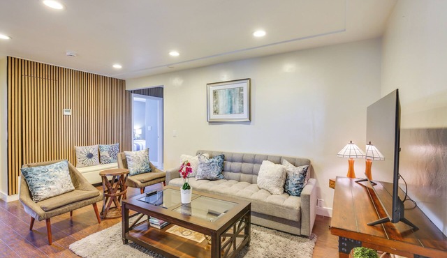 Modern Duplex Near Gaylord Resort & Bayfront!