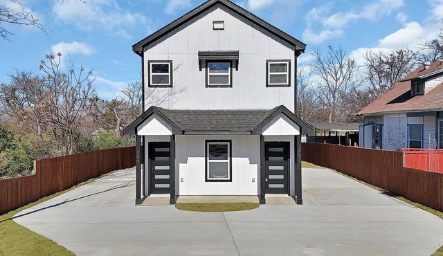 Modern Duplex w/EV Charger Near TCU, ATT Stadium & Downtown