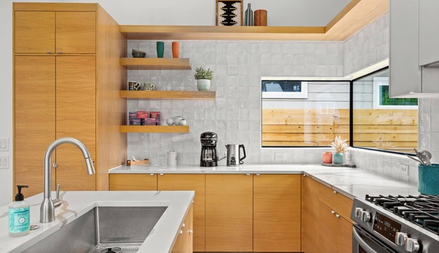 Modern East Austin Gem - Heated Pool - Restaurants