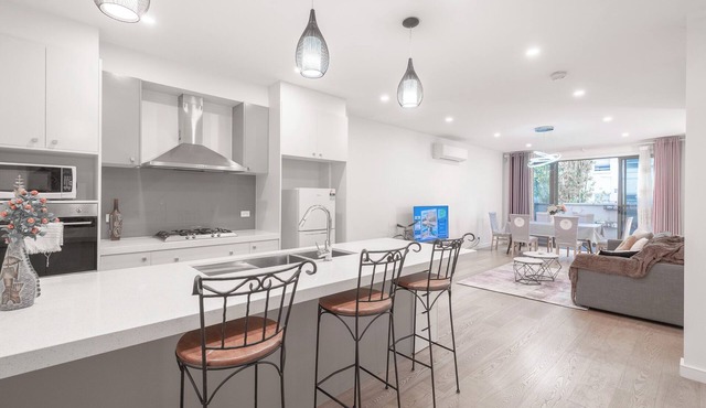 Modern Elegance 4BR+1Study in Mel+Parking