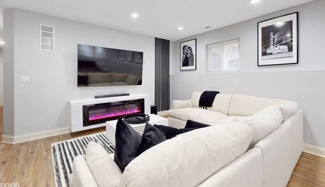 Modern Elegance: 4BR Duplex w/ Free Garage Parking