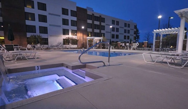 Modern Elegance: Close to Rocky Mount City Lake. Onsite Parking, Pool!