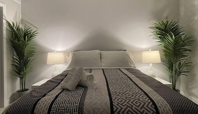 Modern Elegant Full Townhouse In Prestigious UnionVilla, Augus Glen Community