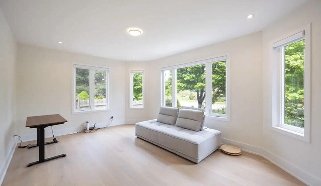 Modern Elegant Home North Toronto
