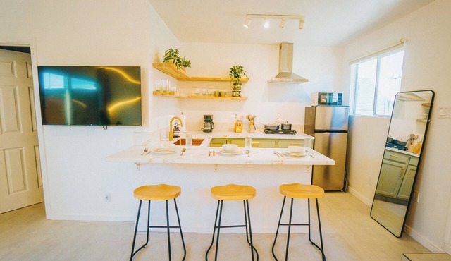 Modern & Elegant Studio Retreat