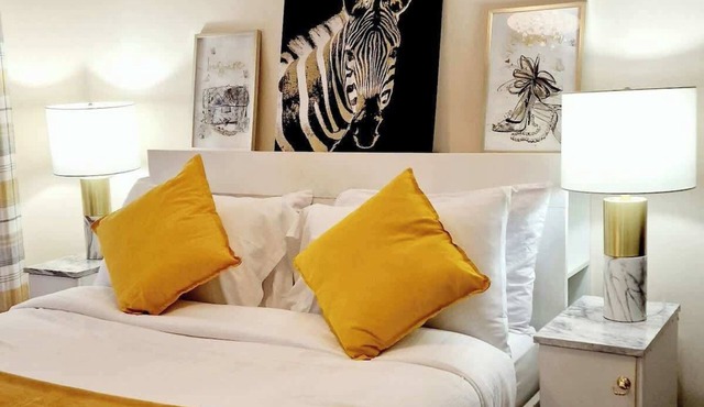 Modern Ensuite home with Balcony