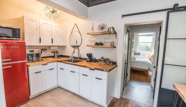 Modern Escape Downtown Hotspot Near Hospitals