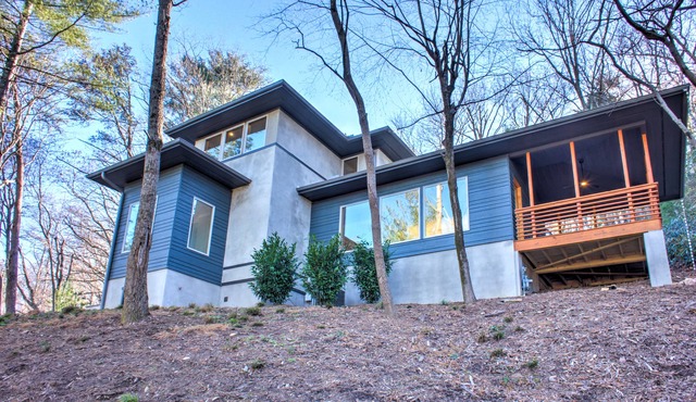 Modern Escape🌲 Stylish, Wooded Setting + Biltmore Pass | S. Asheville