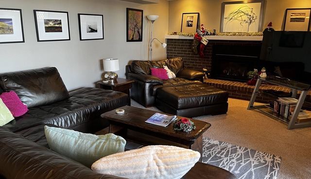 Modern Executive Apartment, Full Kitchen, Hot Tub