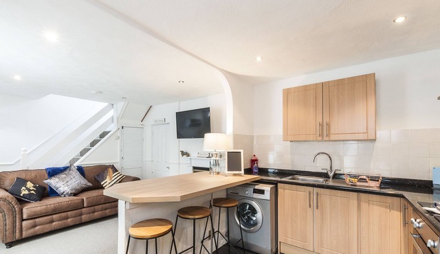 Modern Exeter City Cottage Howell Road