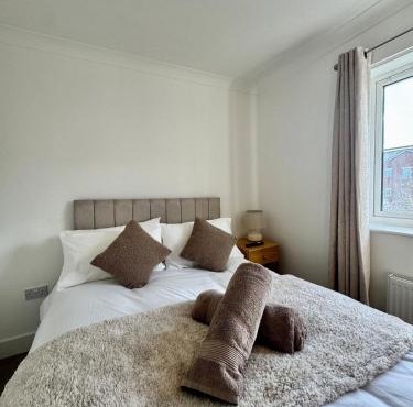 Modern Exeter Townhouse 3 Double Beds M5 Access