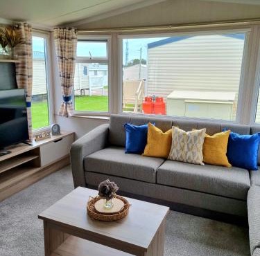 Modern Family Caravan with WiFi at Valley Farm, Clacton-on-Sea