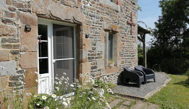 Modern family farmhouse with pool 'La Garenterie'