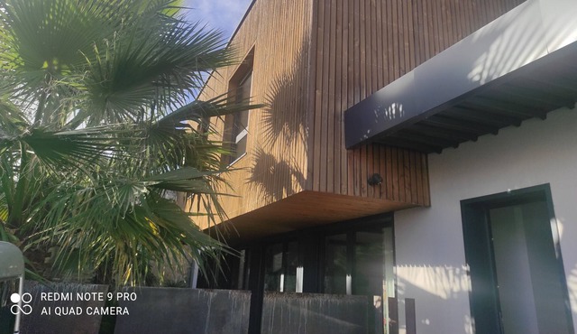 Modern family house in the heart of the city.