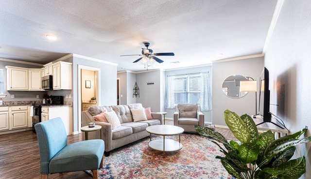 Modern, family-friendly home 10 minutes from the U of A & Dickson Street