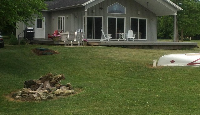 Modern Family-Friendly Cottage On Pelee Island