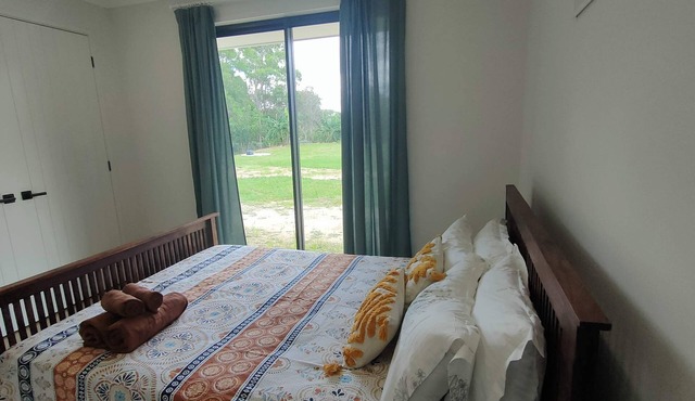 Modern Family Friendly Acreage Guest house